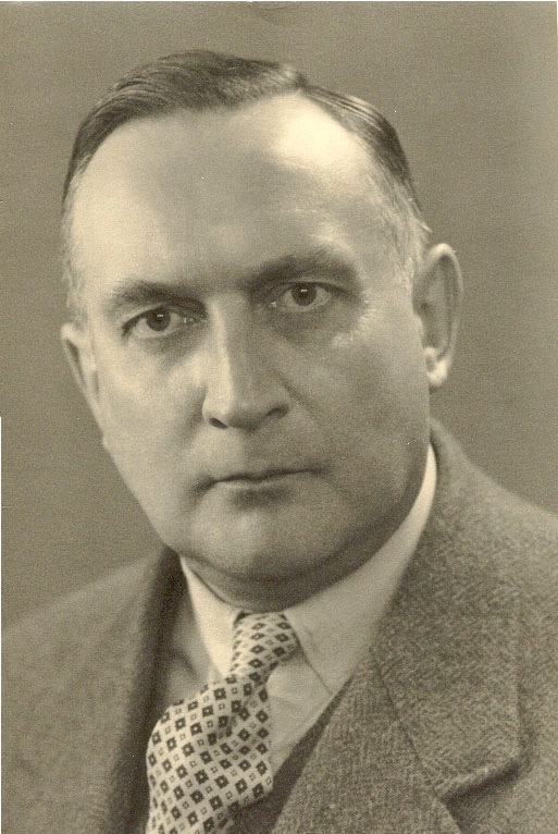 Willem Hugenholtz (1902-1969), lawyer in Leiden and well known animal protector.