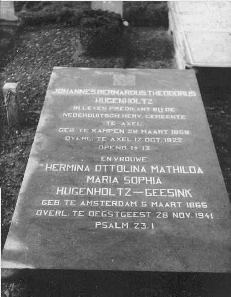 Gravestone of my great-grandparents Hugenholtz-Geesink in Axel.