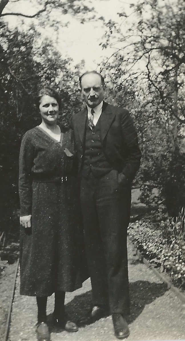 oom Han en tante Esther Hugenholtz-Pouwelsen.