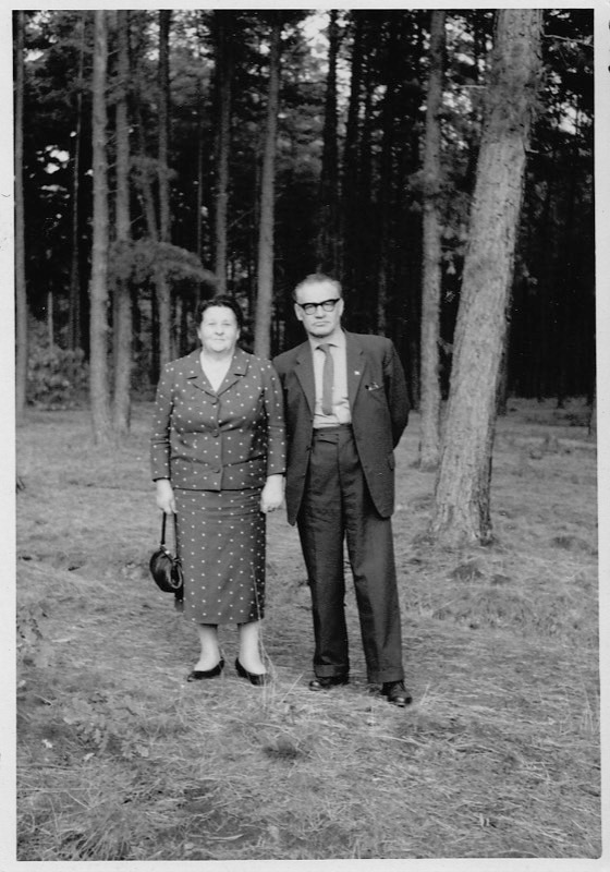 His son Levi Nathan Leeuwarden (1894-1967) and his wife Käthe de Leeuwarden de Vries (1895-1963).