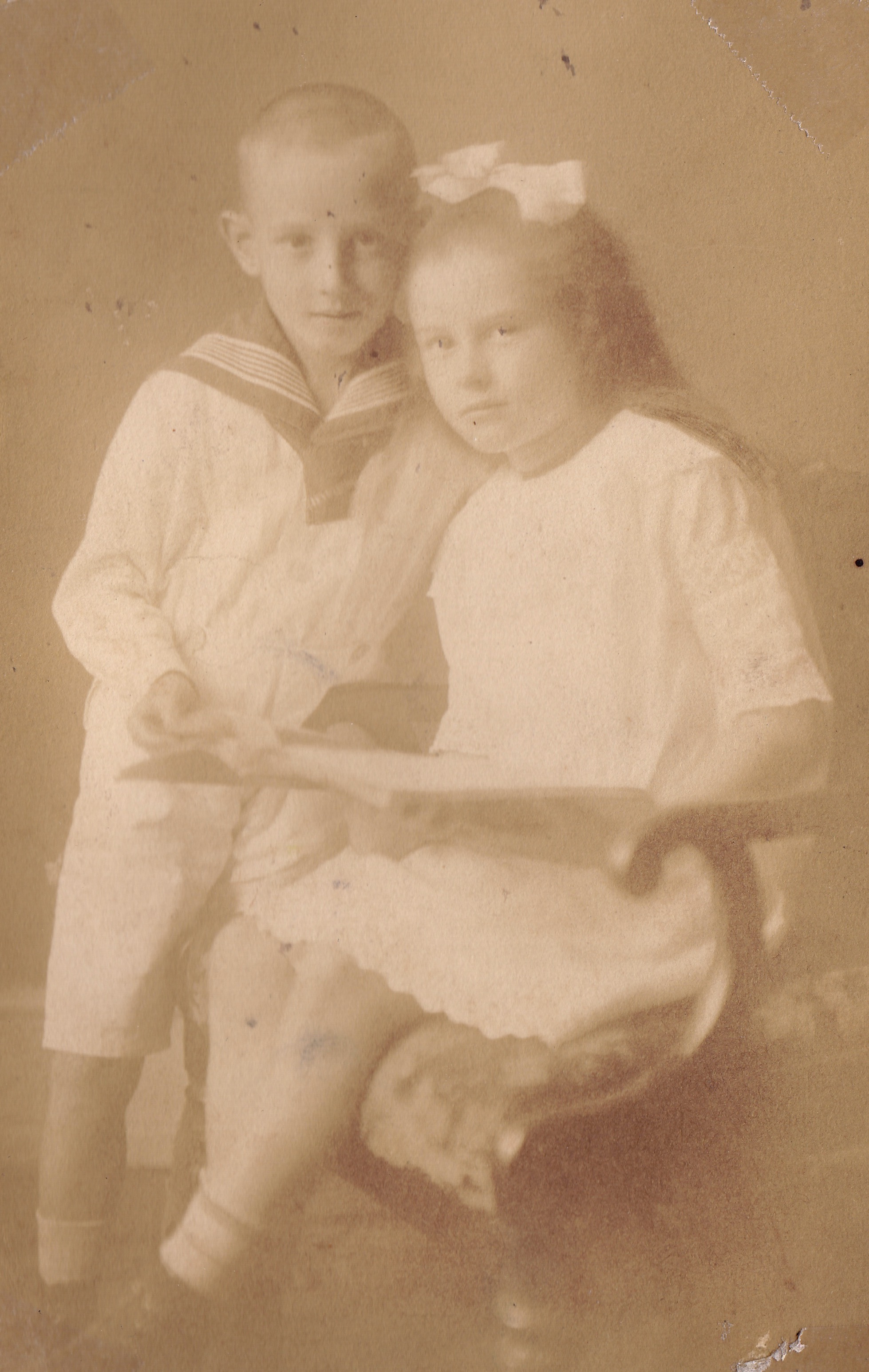 Their children: Rose Willig-Leoni (1911-1994) and Ernst Willig (1913-1987)