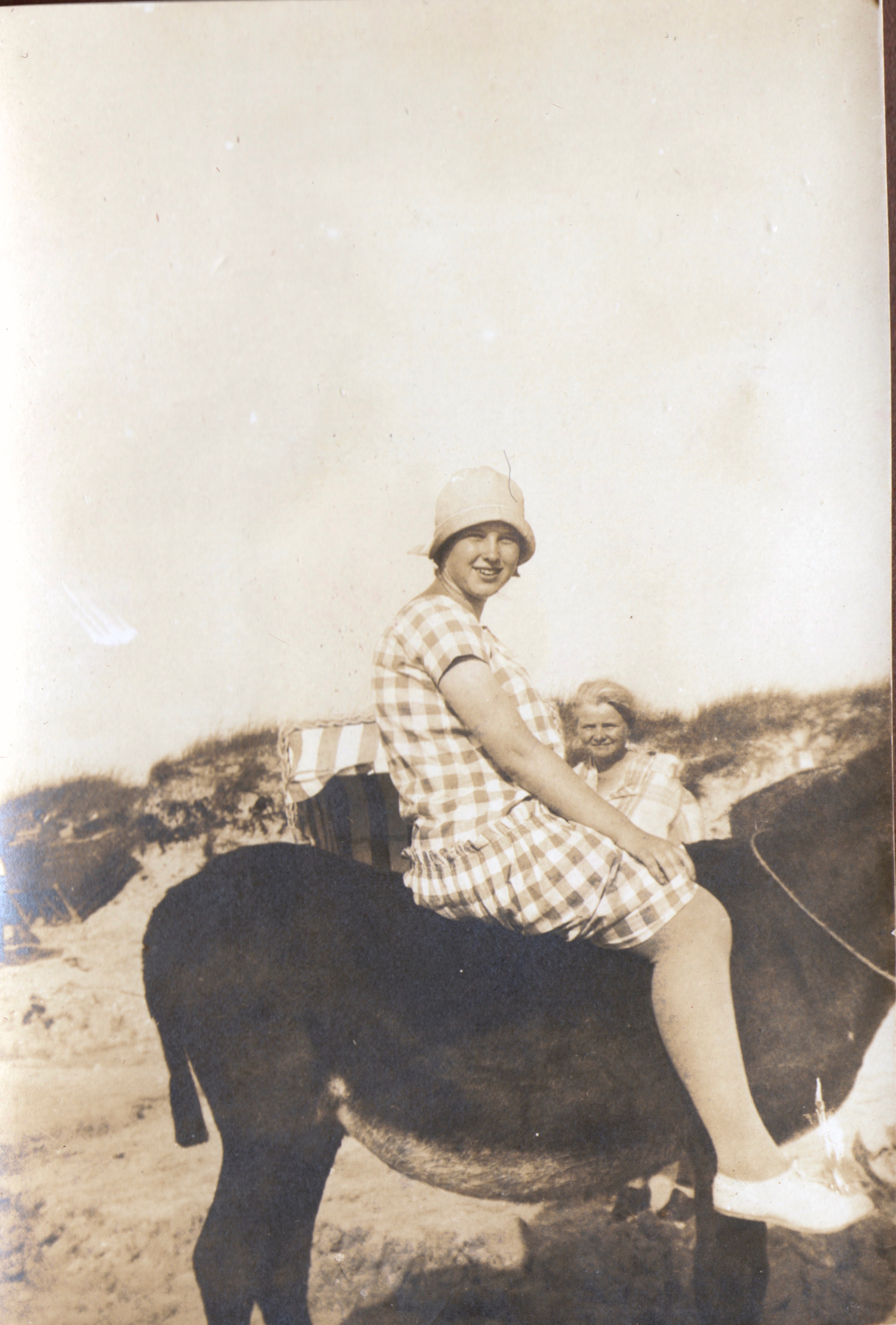 Rose Leoni-Willig in St. Peter Bad 1926.