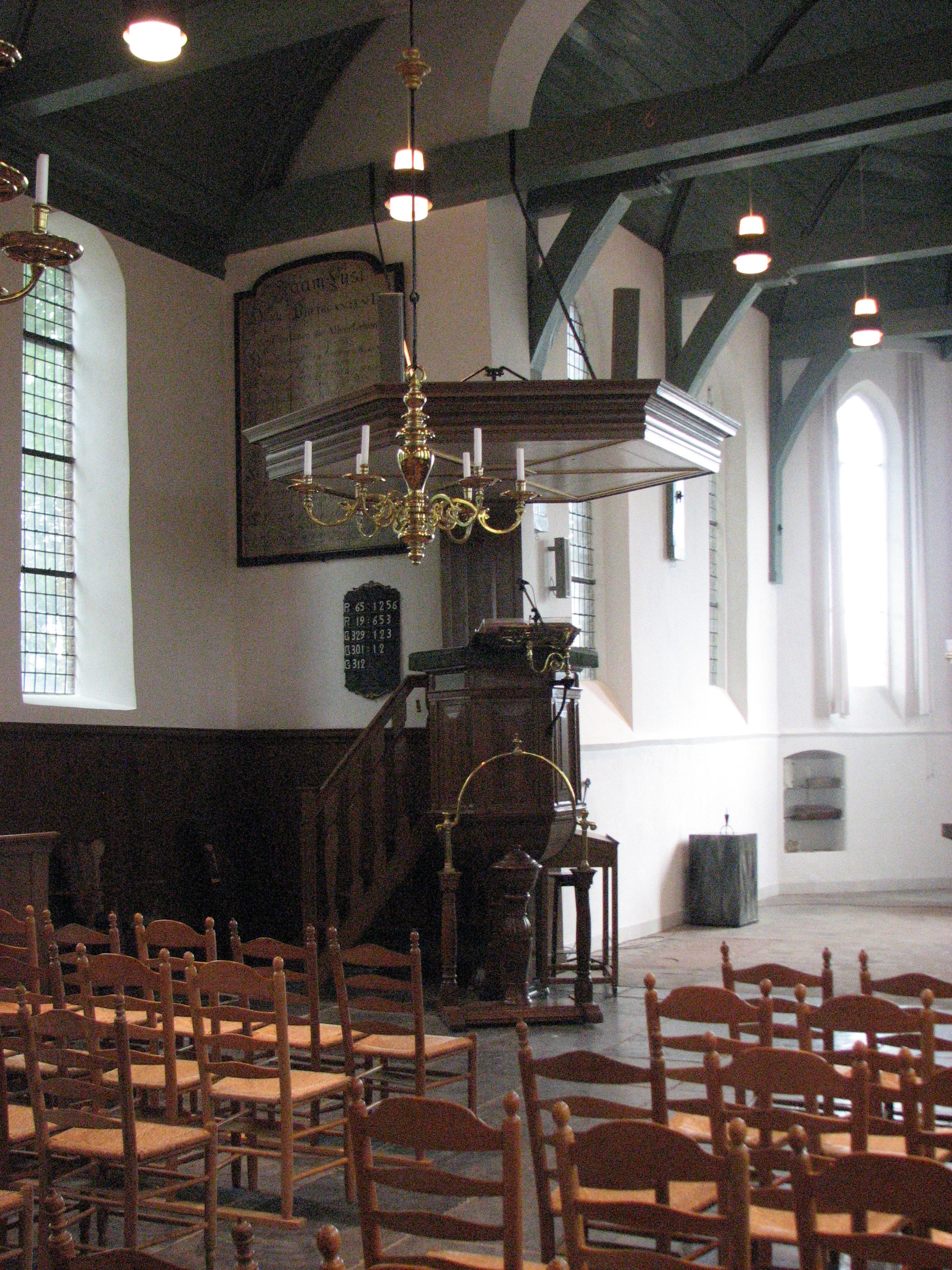 Interieur NH Kerk in Kortenhoef omstreeks 2010.