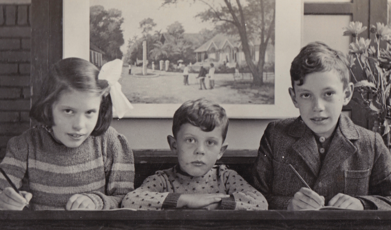 mijn vader met zus Margreth en jongere broer Albert