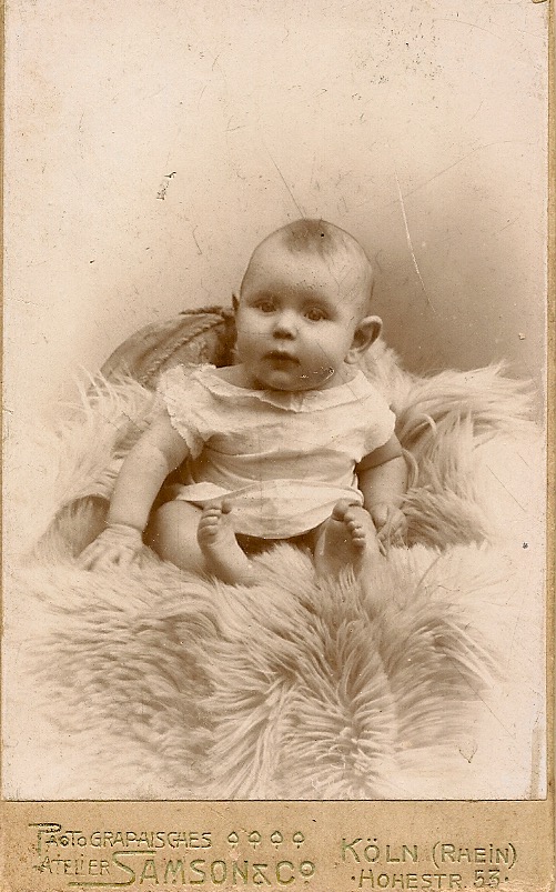 oma Rose Hugenholtz-Lehmkuhl (1905-1993).