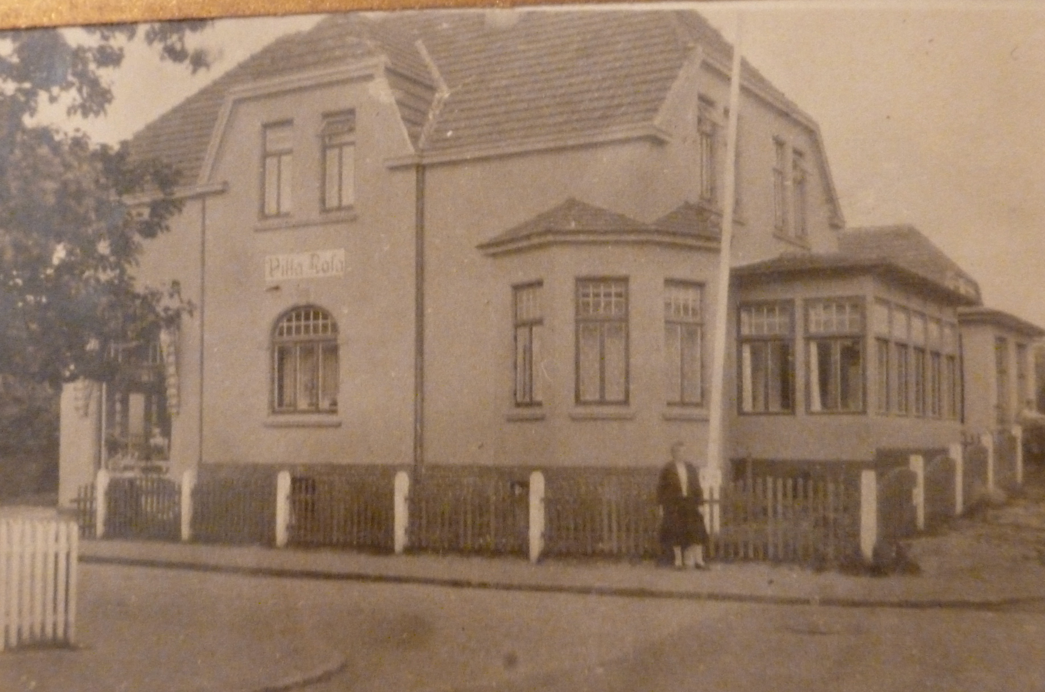 Villa Rosa on the beautiful island of Wangerooge (D): Zedeliusstraße 32. The building was demolished in the 1980's.